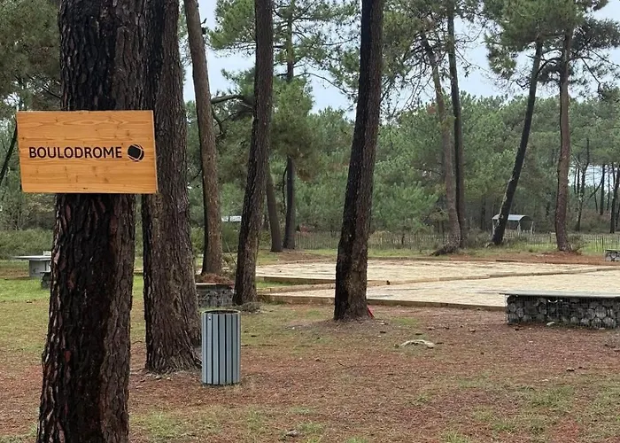 Mobile-home 6 Personnes Les Bains مكان تخييم